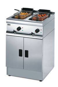 Lincat J18 Silverlink 600 Free Standing Twin Tank Fryer (Electric) with 2 Baskets-0